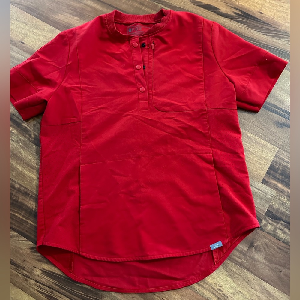 Figs scrub top